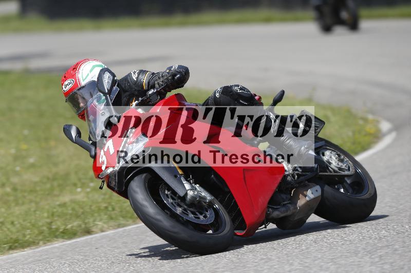 /27 12.06.2025 Ducati Schweiz Trackday Warmup  ADR/gelb-jeaune/31